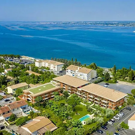Blue -4 Etoiles-loggia-2 Parking